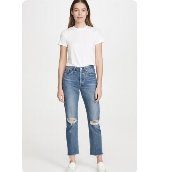 Levi's SZ 26 Premium Wedgie Straight  Distressed Knee Frayed Hem Denim - Picture 1 of 8